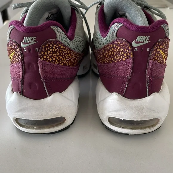 Nike Air Max 95 Sneakers - Picture 9 of 12